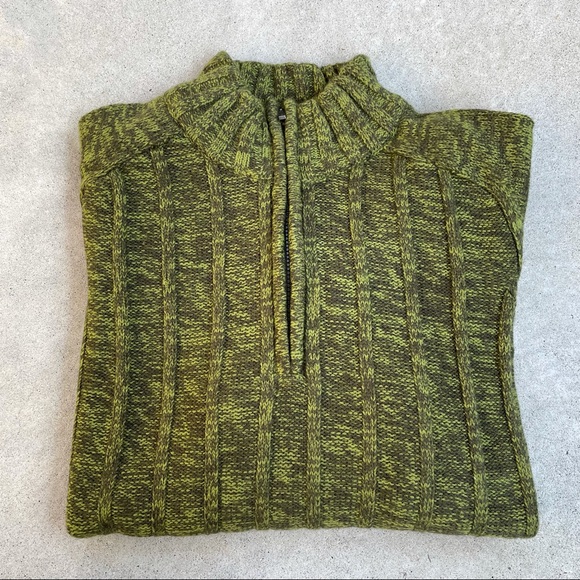 Green Pattern 1/4 Sweater - size L - Picture 7 of 7